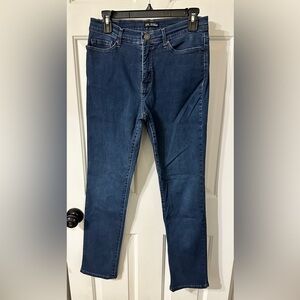 Lee slimming fit slim straight leg, size 8. Stretch. Dark wash.